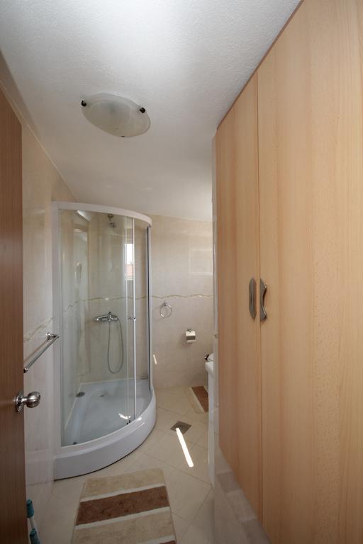 Apartments Ajla Utjeha Cameră foto